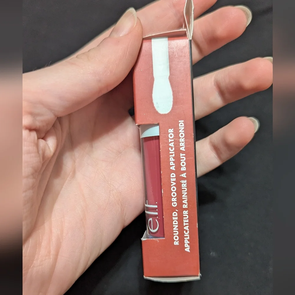 e.l.f. Camo Liquid Blush Color: Berry Well